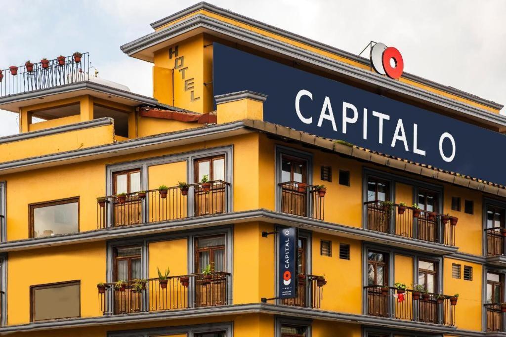 Capital O Hotel Central, خالابا المظهر الخارجي الصورة